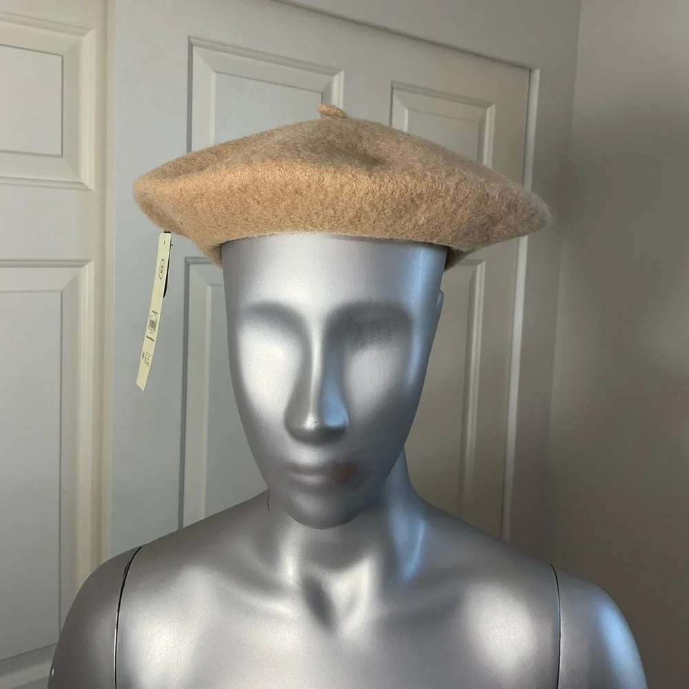 No Boundaries Women BERET Winter Hat Felt Camel New With Tag Classic